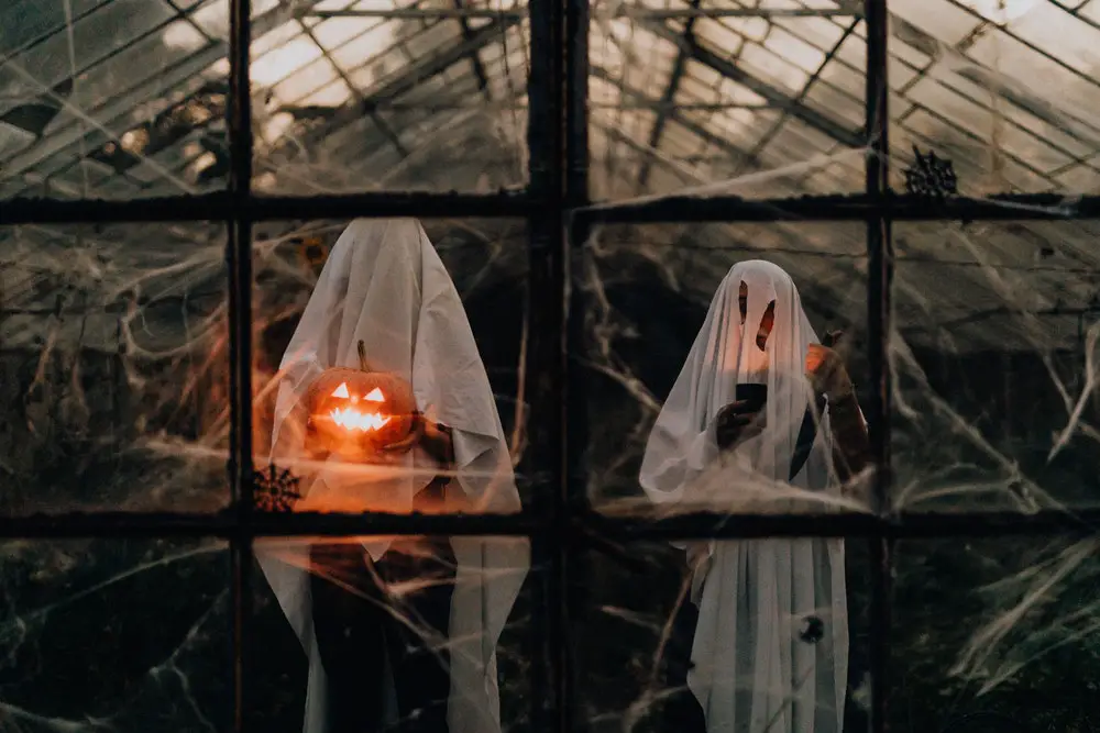 30 Ghost Quiz Questions And Answers: Eerie โ We Love Quizzes